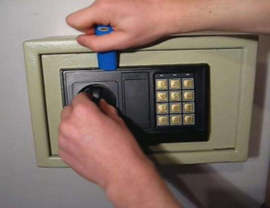 红塔24小时上门开锁公司